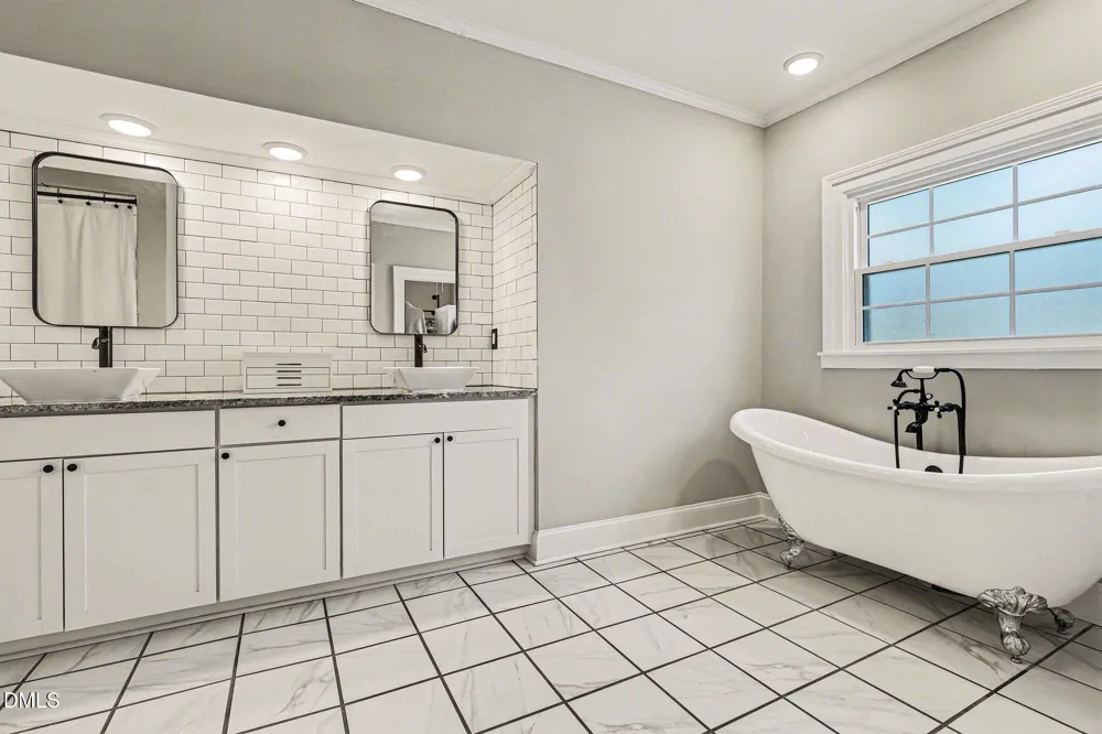 910 S 2nd Street Smithfield, NC 27577