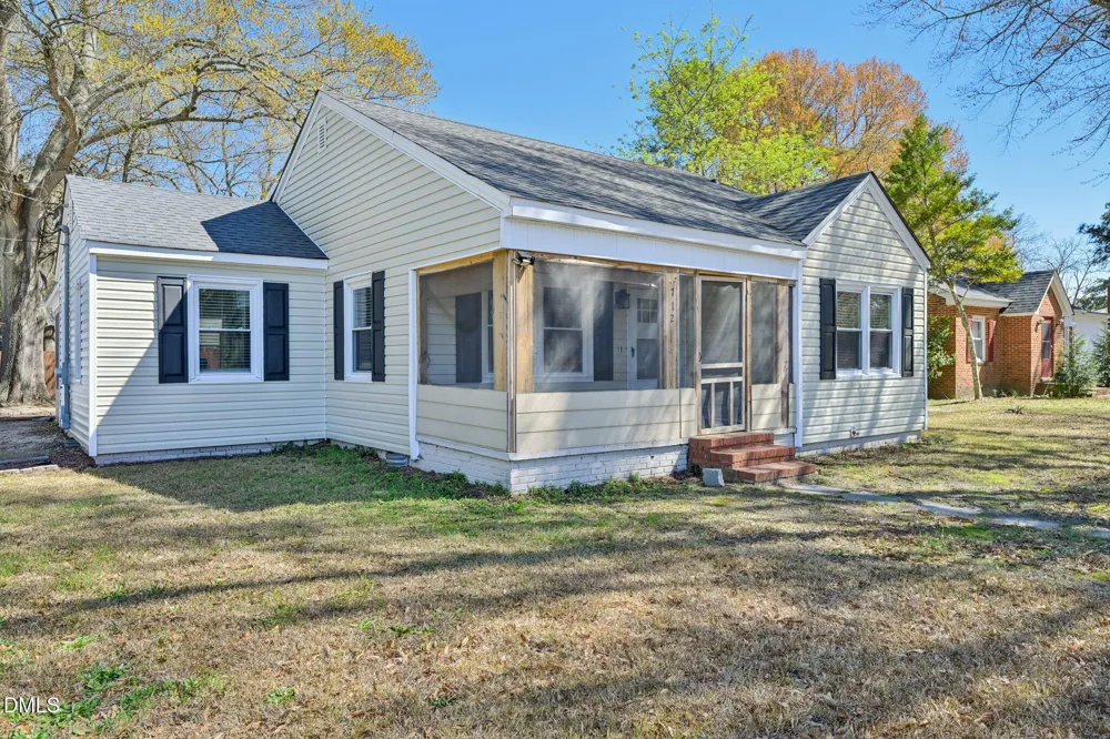 712 Fairground Road Dunn, NC 28334