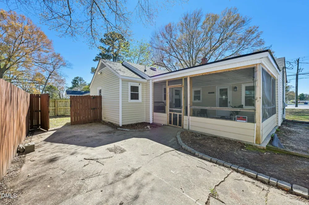 712 Fairground Road Dunn, NC 28334