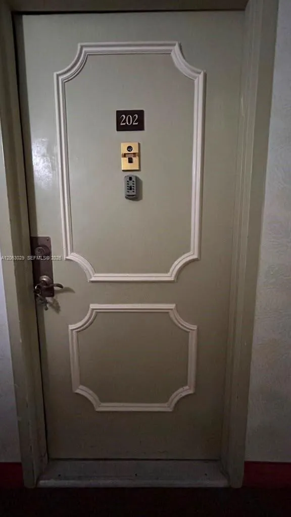 1300 Saint Charles Pl #202 Pembroke Pines, FL 33026