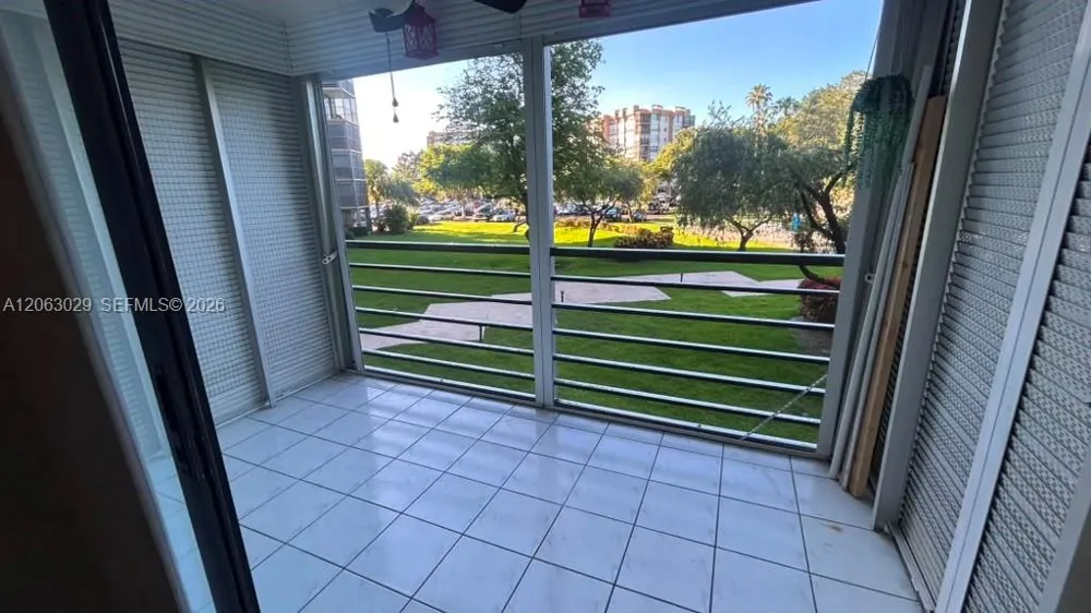 1300 Saint Charles Pl #202 Pembroke Pines, FL 33026