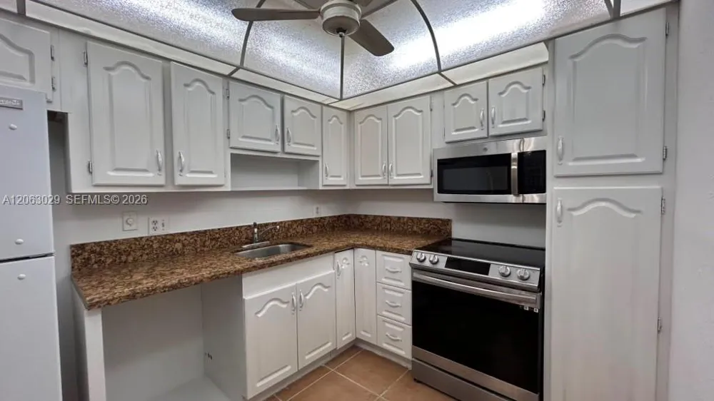 1300 Saint Charles Pl #202 Pembroke Pines, FL 33026