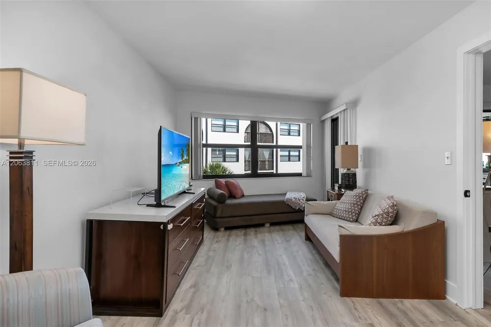 1011 Anglers Cove #H403 Marco Island, FL 34145