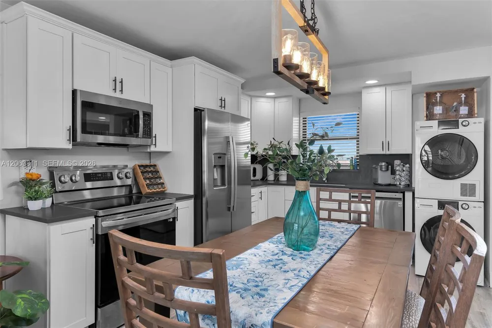 1011 Anglers Cove #H403 Marco Island, FL 34145