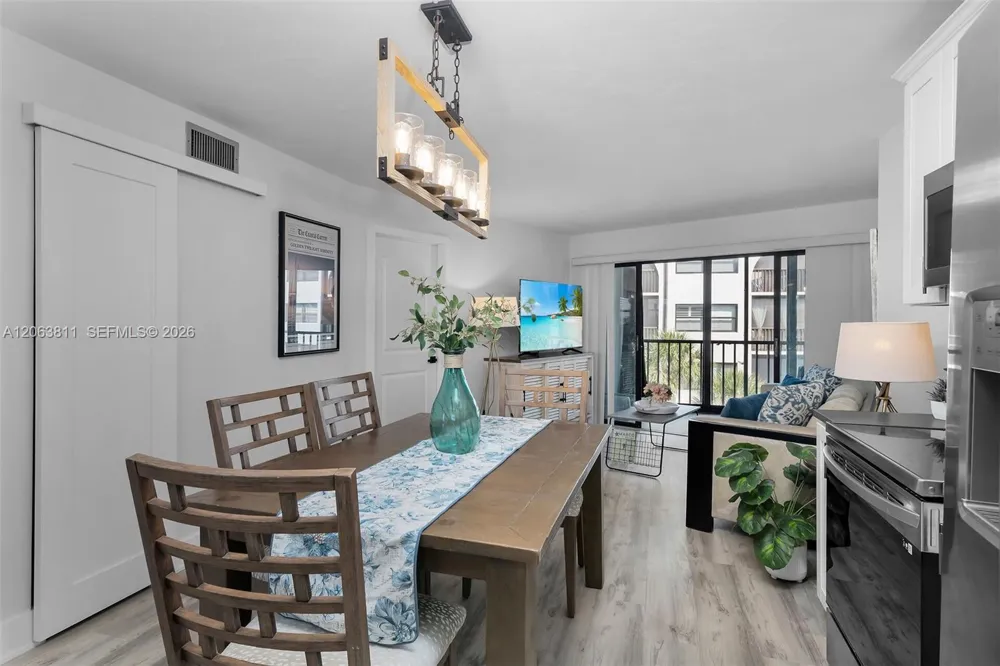 1011 Anglers Cove #H403 Marco Island, FL 34145