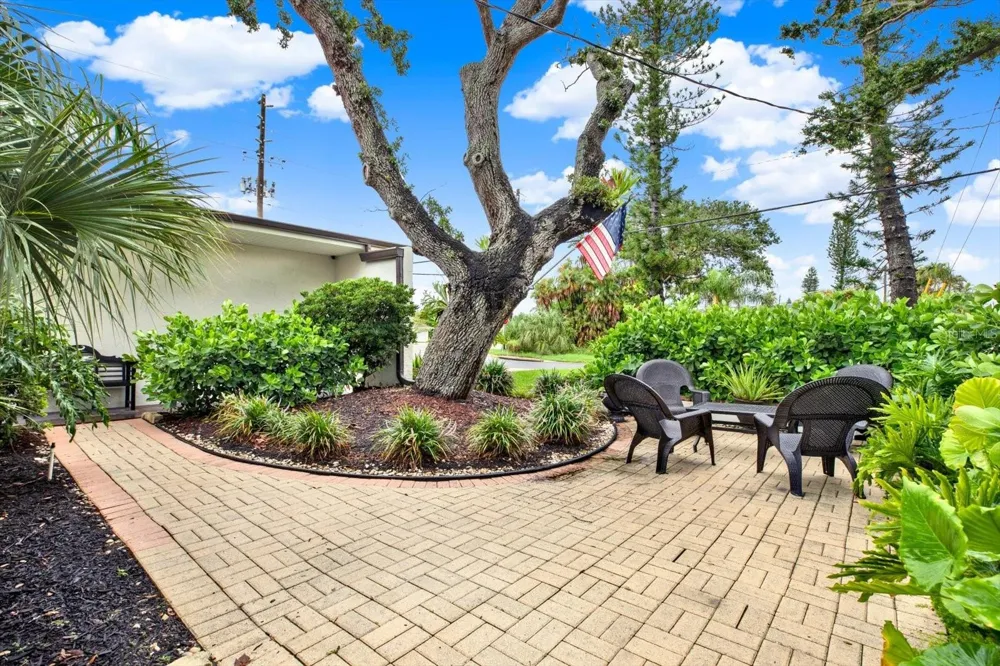 1040 PALM DRIVE Belleair Beach, FL 33786