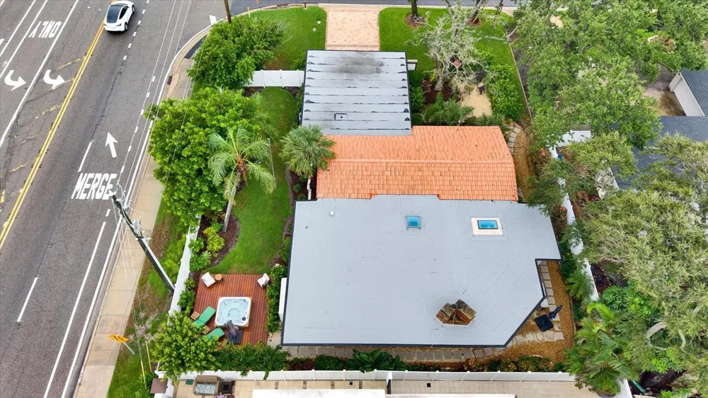 1040 PALM DRIVE Belleair Beach, FL 33786