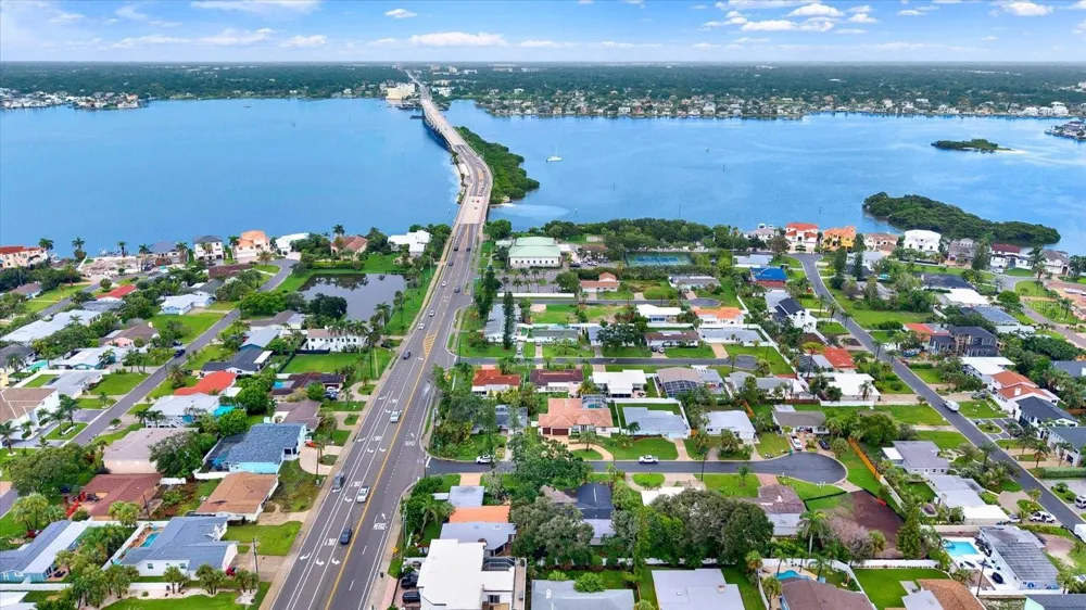 1040 PALM DRIVE Belleair Beach, FL 33786