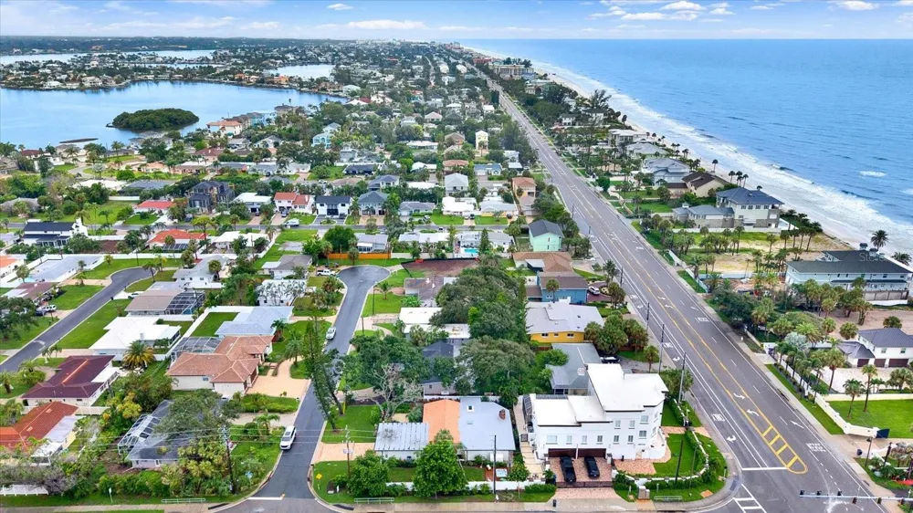 1040 PALM DRIVE Belleair Beach, FL 33786