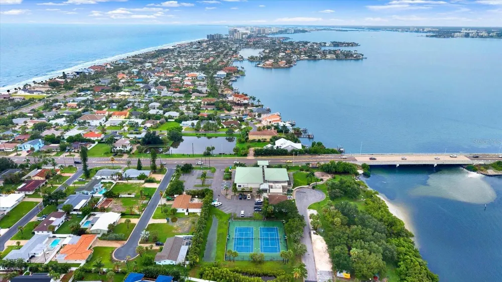 1040 PALM DRIVE Belleair Beach, FL 33786