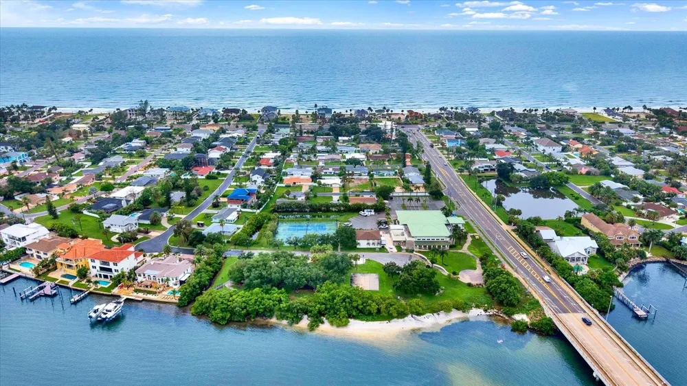 1040 PALM DRIVE Belleair Beach, FL 33786