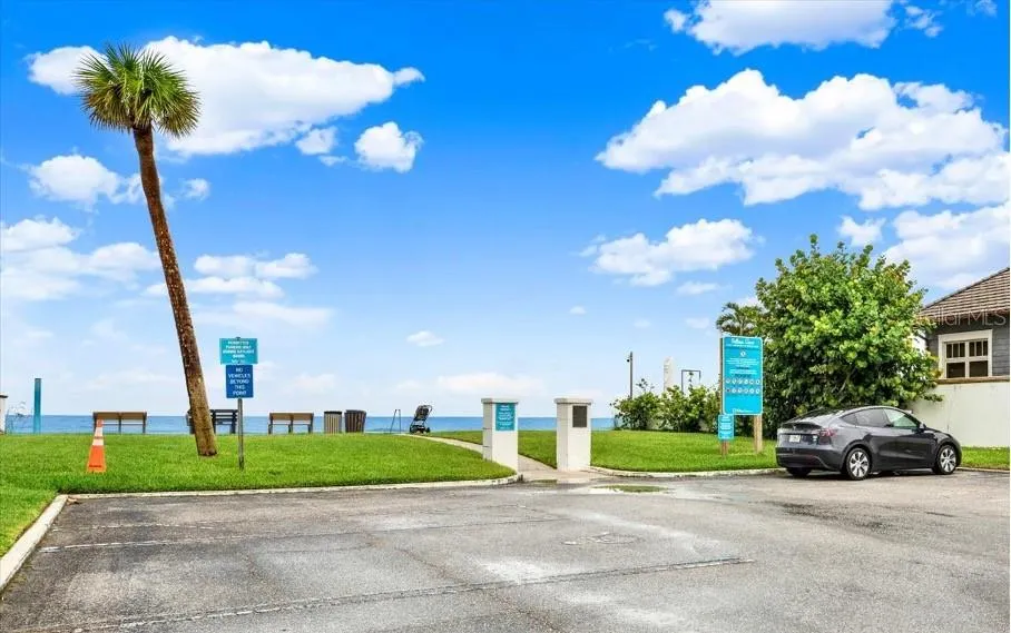 1040 PALM DRIVE Belleair Beach, FL 33786