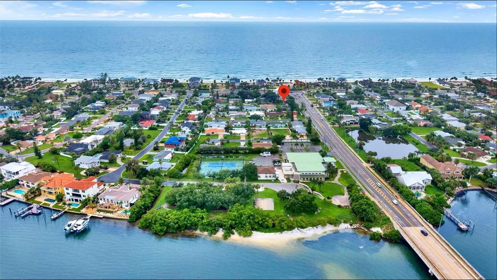 1040 PALM DRIVE Belleair Beach, FL 33786