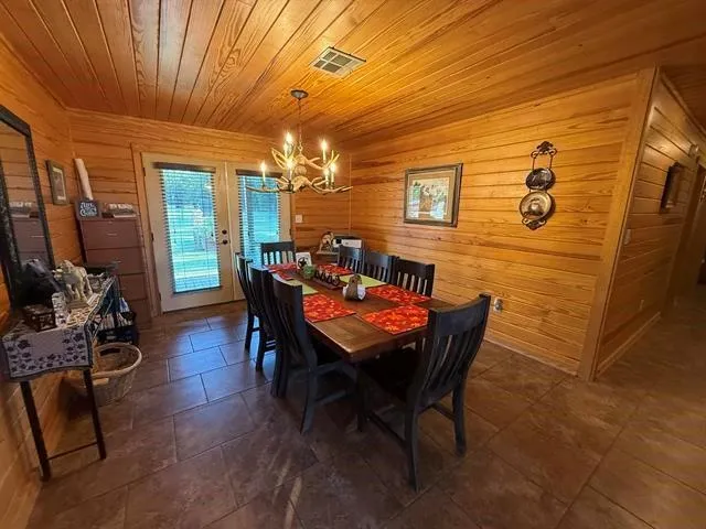 7096 Jim Burns Road Silsbee, TX 77656