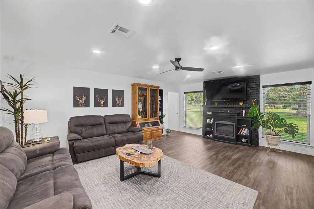 18856 E Oak Ridge Drive Claremore, OK 74017