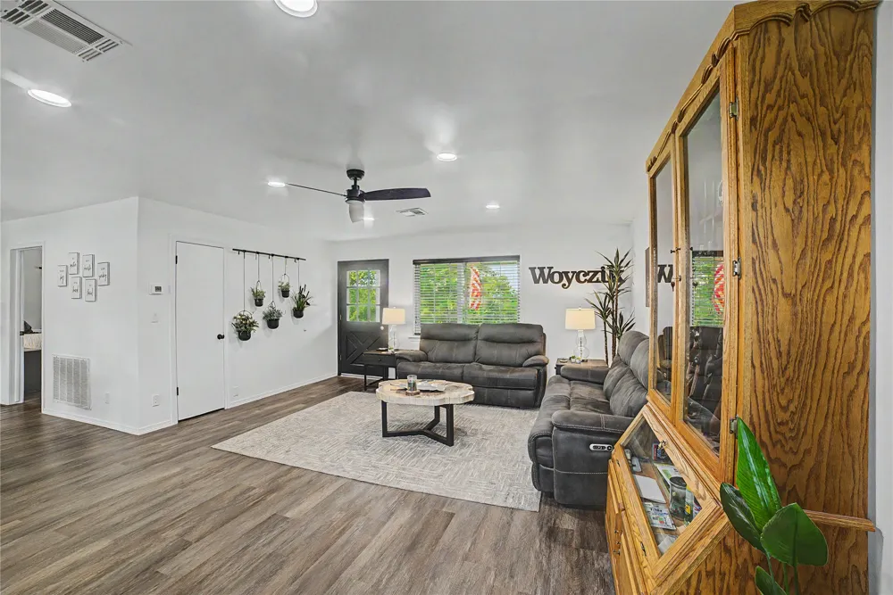 18856 E Oak Ridge Drive Claremore, OK 74017