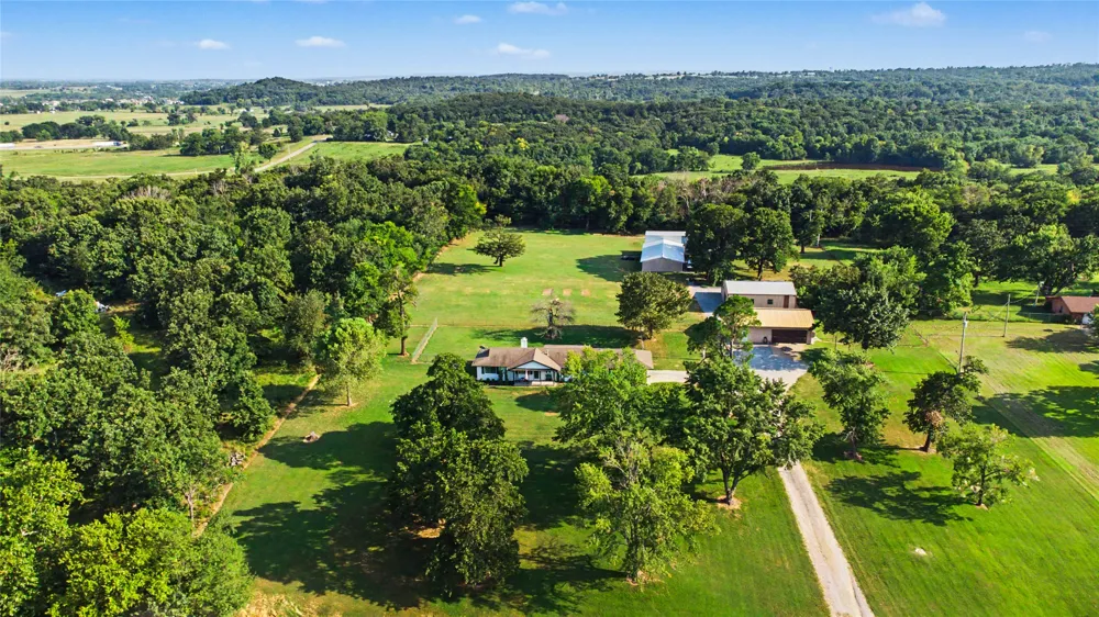 18856 E Oak Ridge Drive Claremore, OK 74017