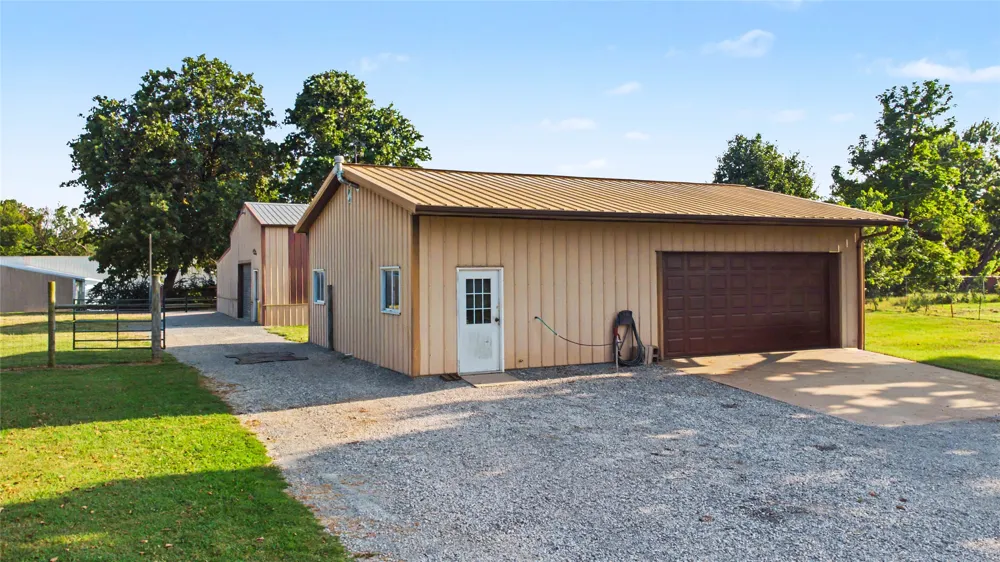 18856 E Oak Ridge Drive Claremore, OK 74017