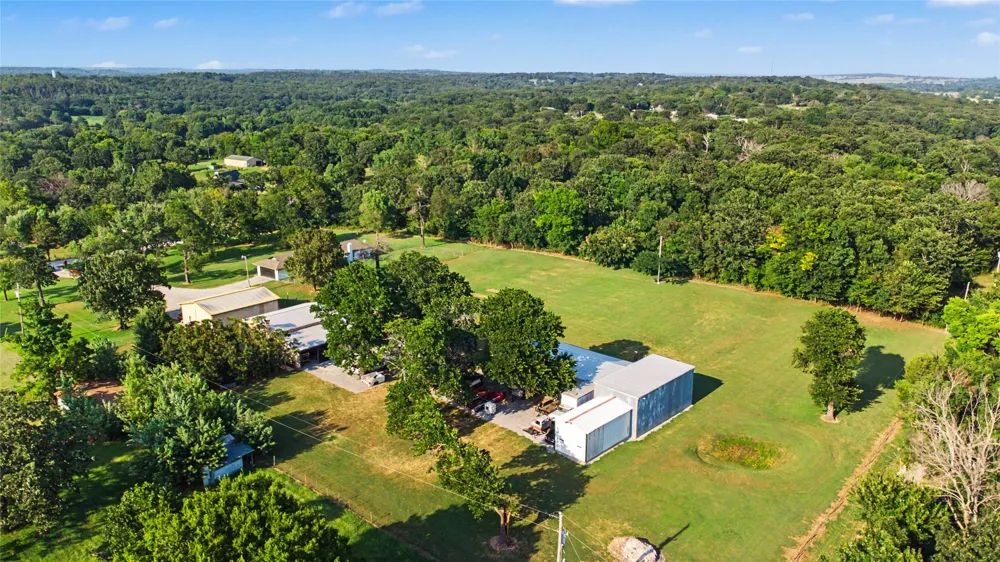 18856 E Oak Ridge Drive Claremore, OK 74017