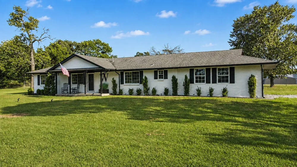 18856 E Oak Ridge Drive Claremore, OK 74017