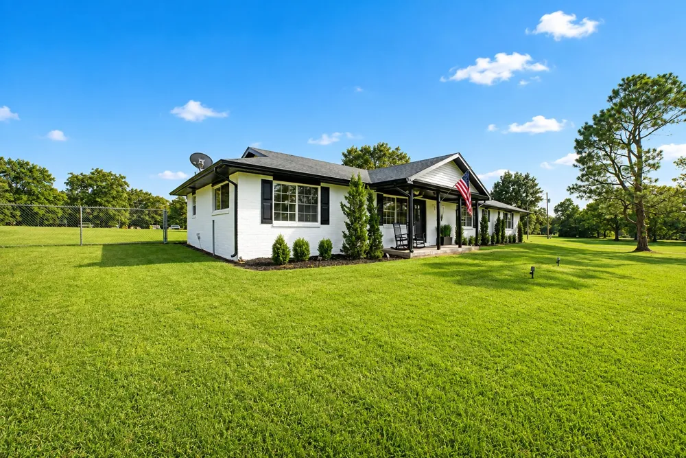 18856 E Oak Ridge Drive Claremore, OK 74017