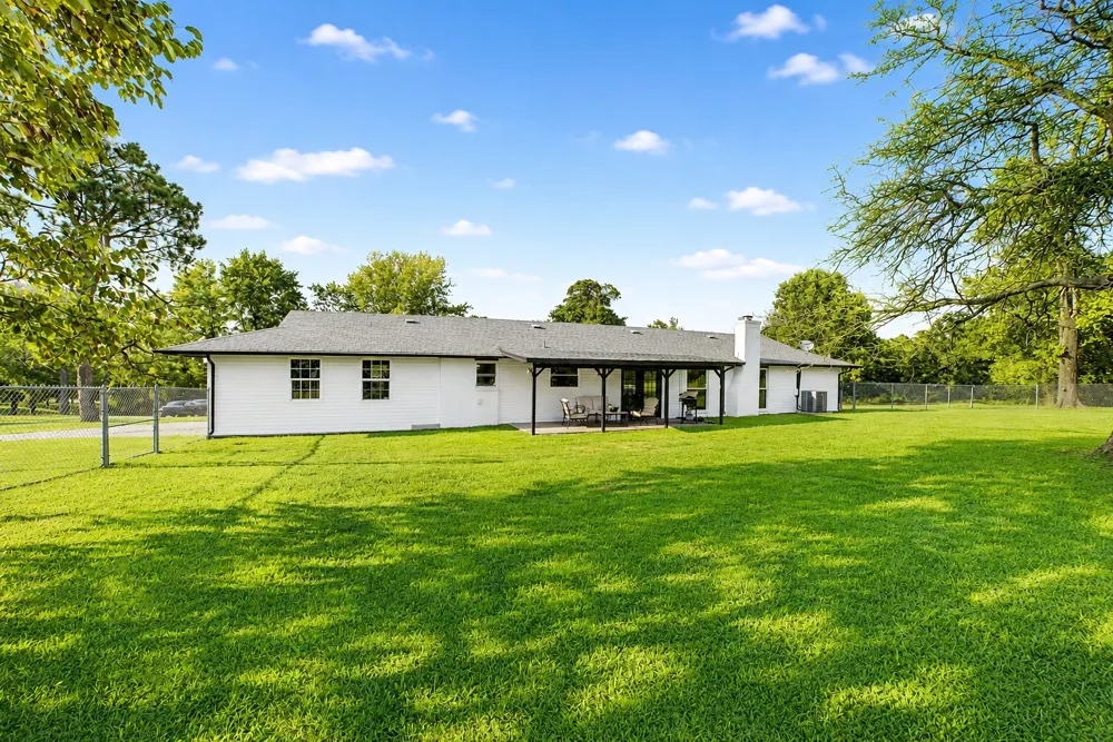 18856 E Oak Ridge Drive Claremore, OK 74017