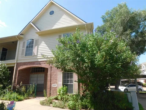 2710 Grants Lake Blvd #G3