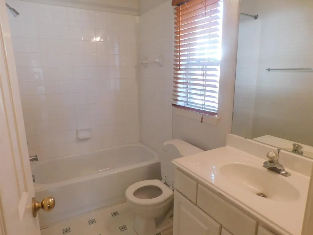 2710 Grants Lake Blvd #G3 Sugar Land, TX 77479
