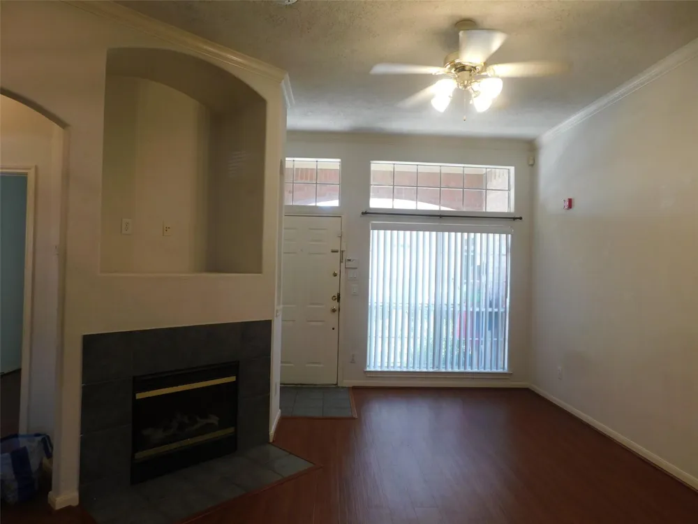 2710 Grants Lake Blvd #G3 Sugar Land, TX 77479