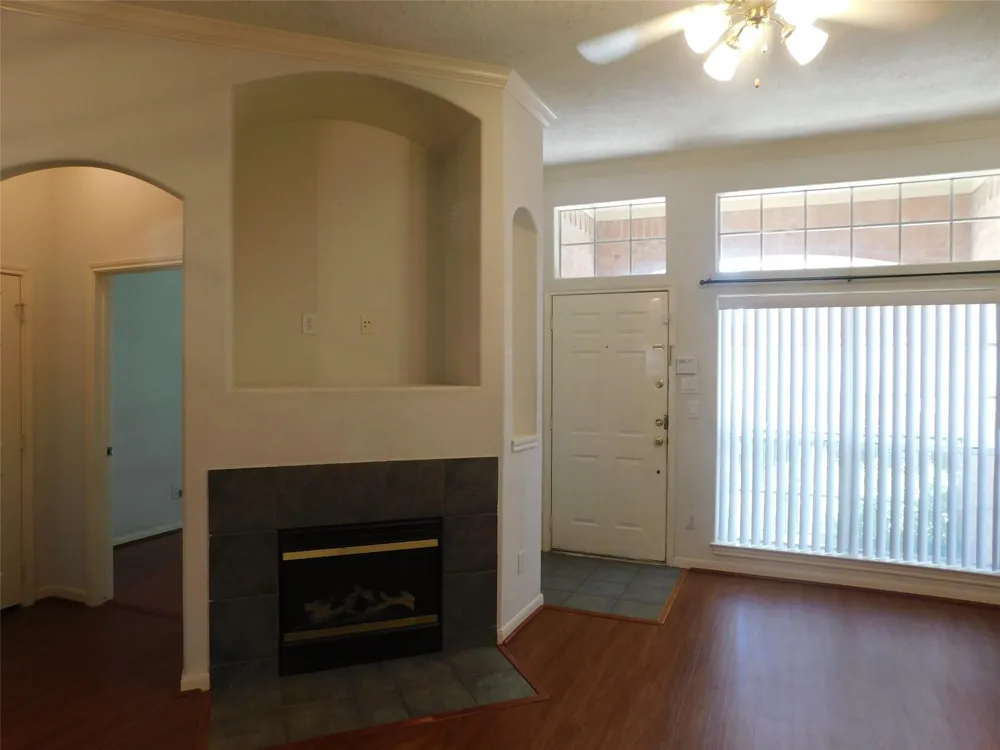 2710 Grants Lake Blvd #G3 Sugar Land, TX 77479