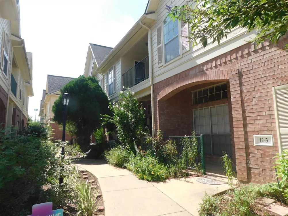 2710 Grants Lake Blvd #G3 Sugar Land, TX 77479