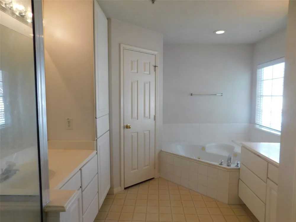 2710 Grants Lake Blvd #G3 Sugar Land, TX 77479