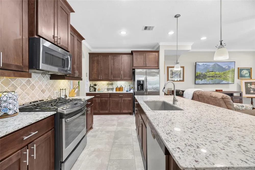 403 Marina View Drive Webster, TX 77598