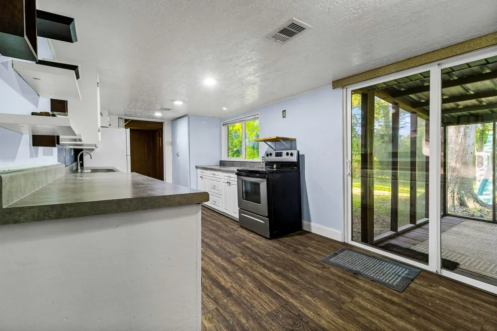 450 River Road Goodrich, TX 77335