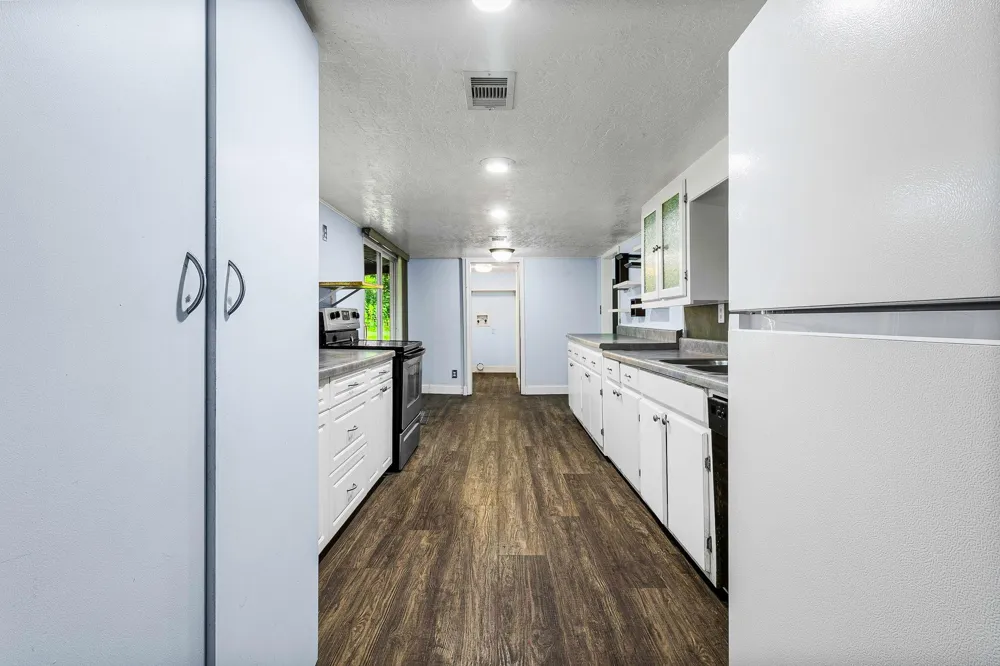 450 River Road Goodrich, TX 77335