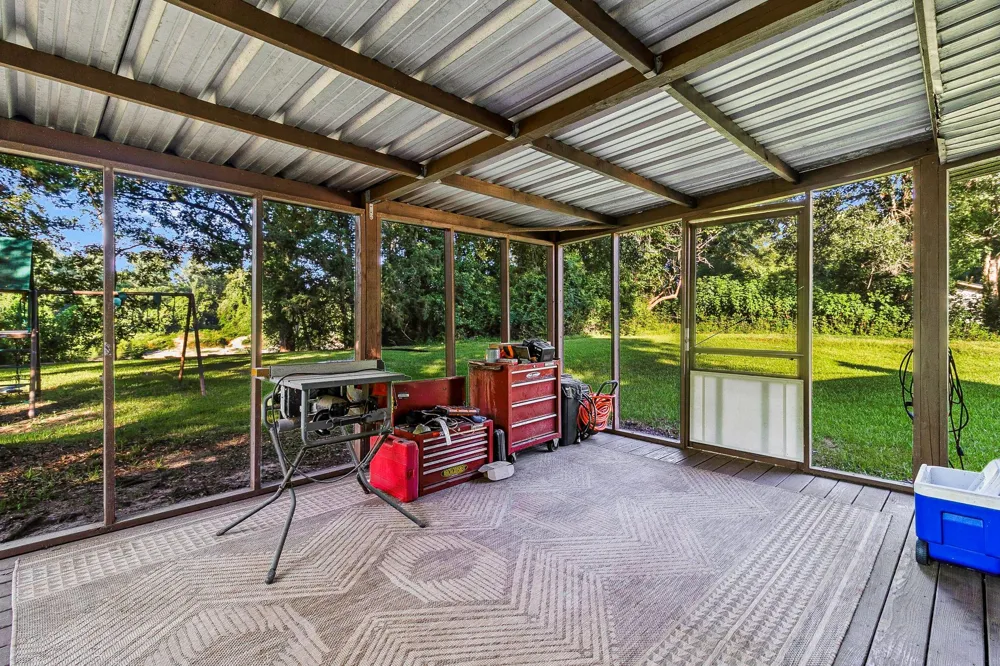 450 River Road Goodrich, TX 77335