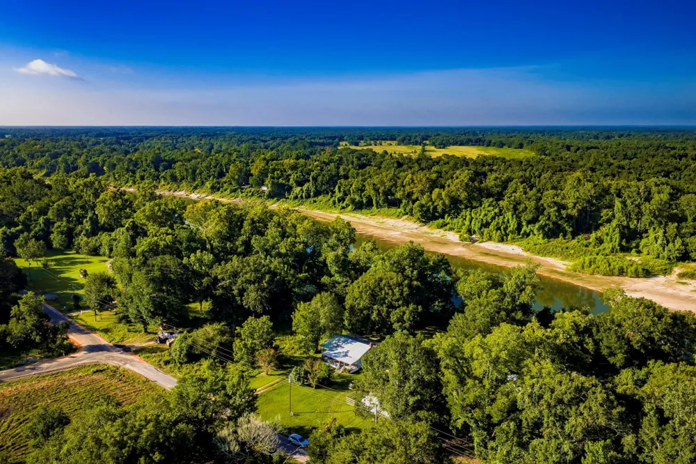 450 River Road Goodrich, TX 77335