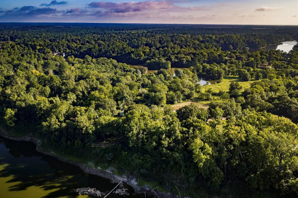 450 River Road Goodrich, TX 77335
