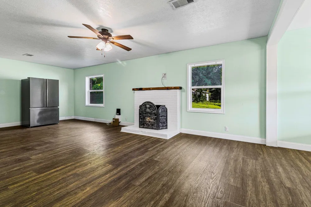 450 River Road Goodrich, TX 77335