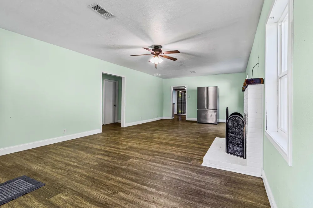 450 River Road Goodrich, TX 77335