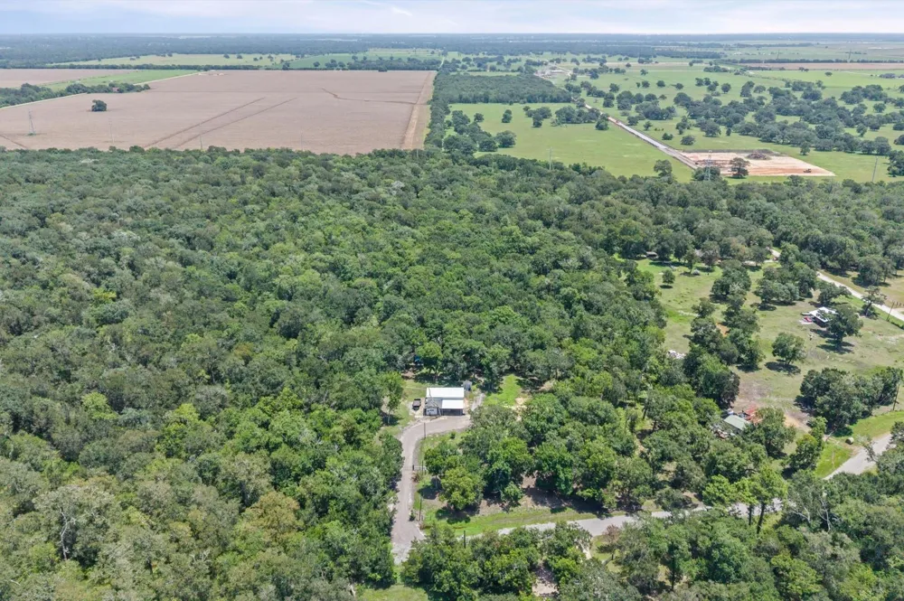 6219 Davis Rd Wharton, TX 77488
