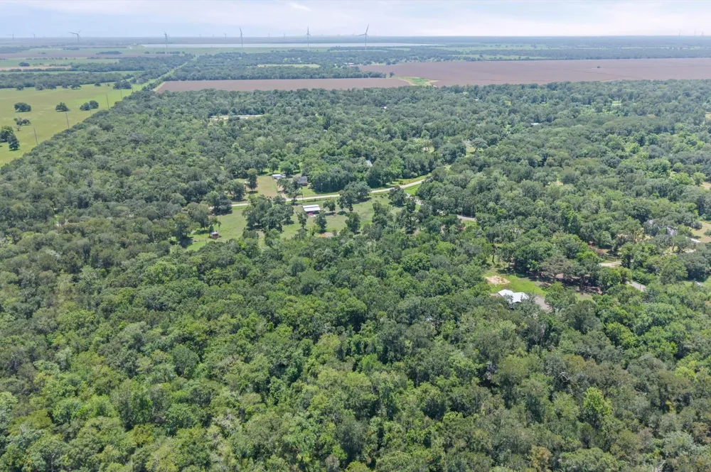 6219 Davis Rd Wharton, TX 77488