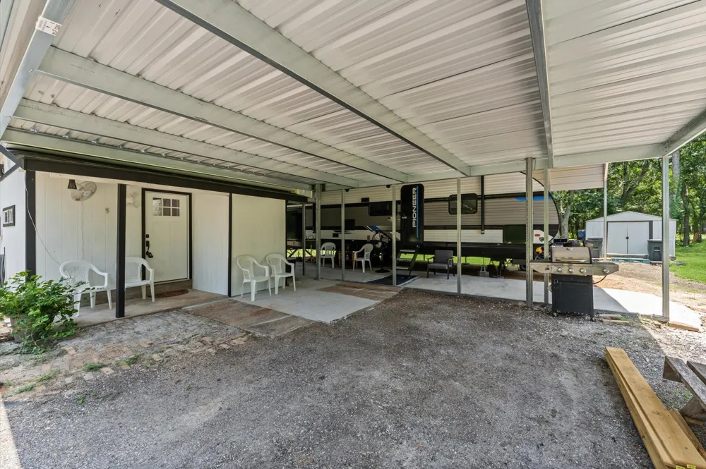 6219 Davis Rd Wharton, TX 77488