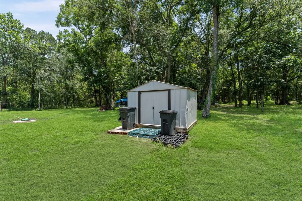 6219 Davis Rd Wharton, TX 77488