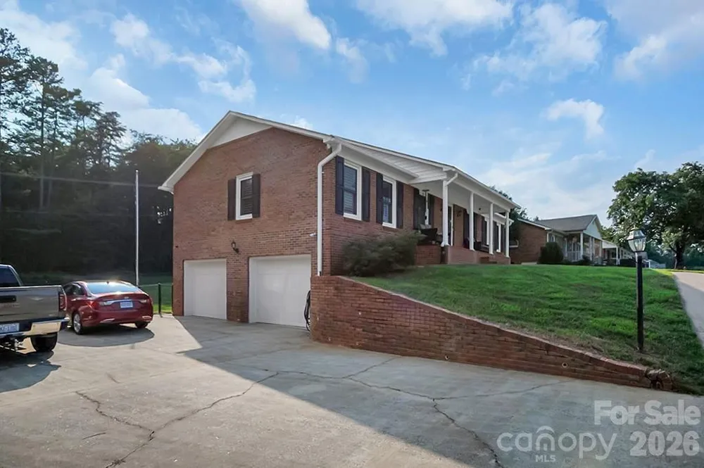 1950 BROWNSTONE COURT Gastonia, NC 28054