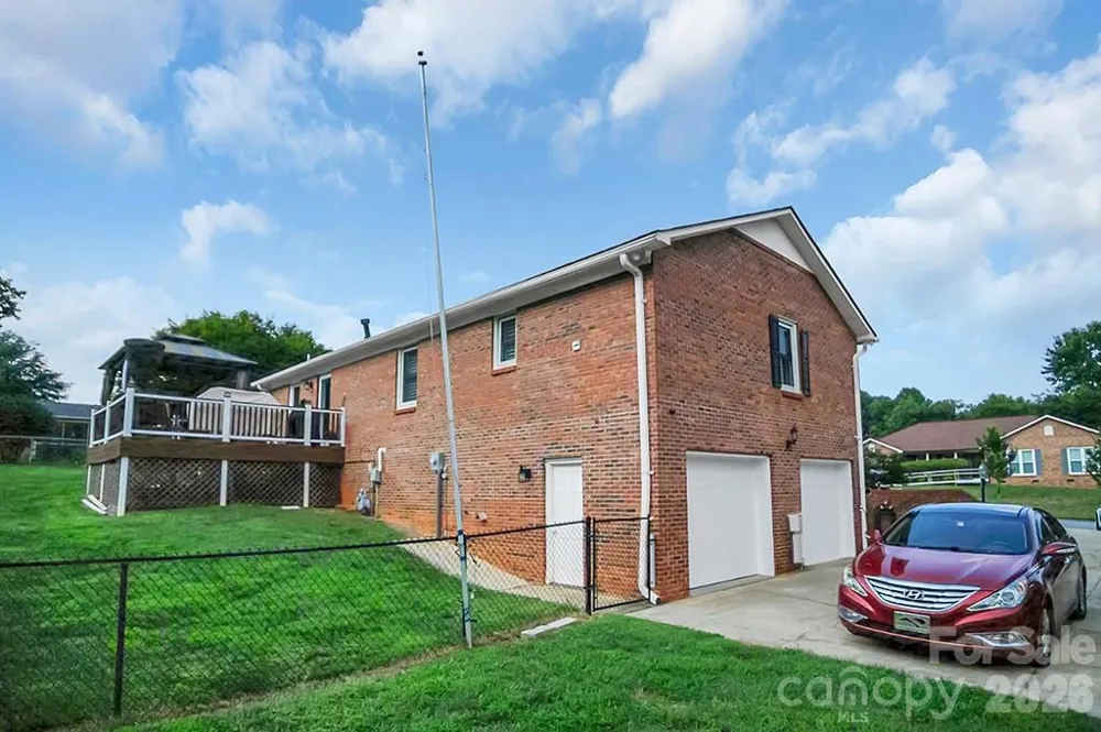 1950 BROWNSTONE COURT Gastonia, NC 28054