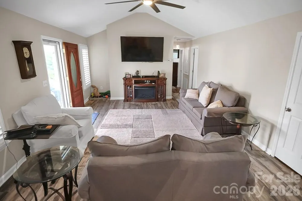 1950 BROWNSTONE COURT Gastonia, NC 28054