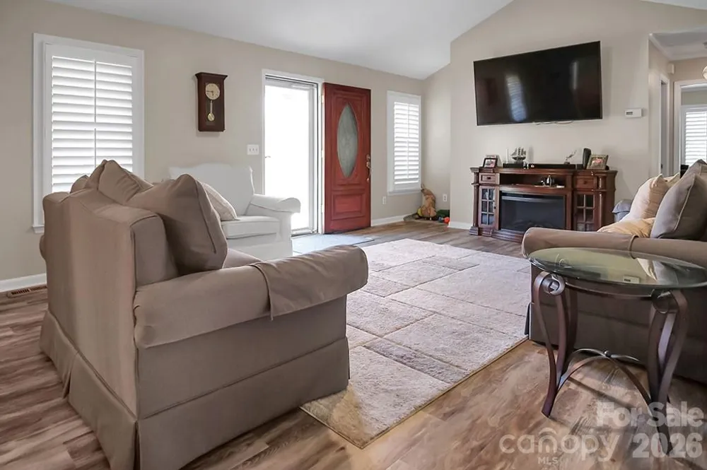 1950 BROWNSTONE COURT Gastonia, NC 28054