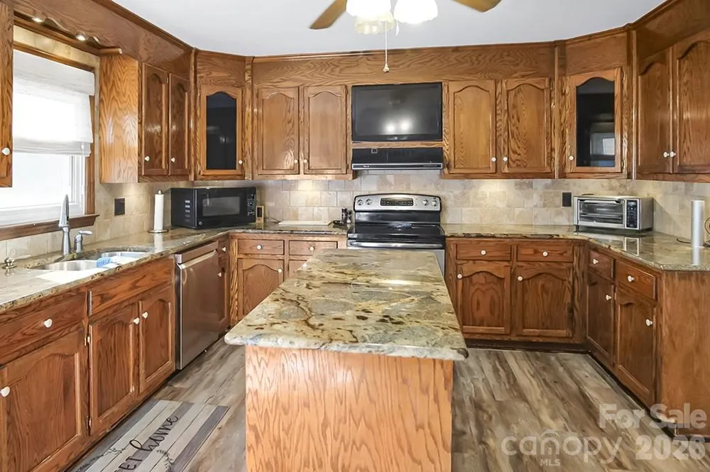 1950 BROWNSTONE COURT Gastonia, NC 28054
