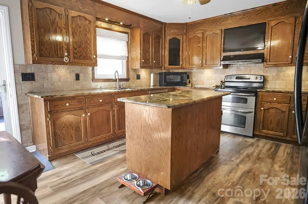 1950 BROWNSTONE COURT Gastonia, NC 28054